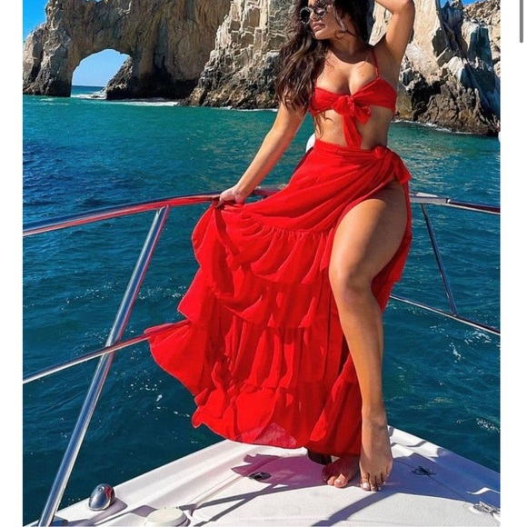 Beautiful 2 piece red set!! Only worn once!! Perfect for a summer trip!Size smal - Picture 2 of 4
